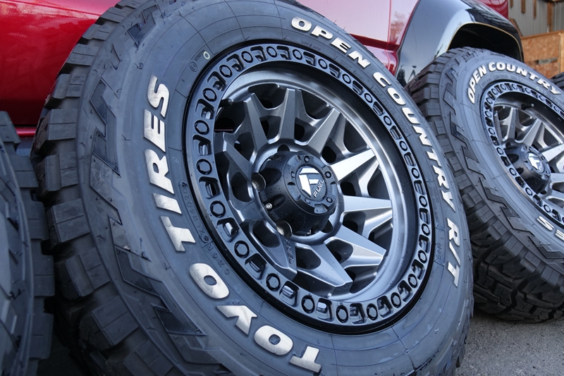 FUEL OFFROAD COVERT 16x8 +1 139.7 5h 中古セット 2 S dsc01178